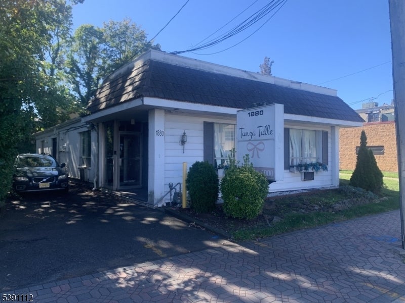 Photo of Listing #3993005