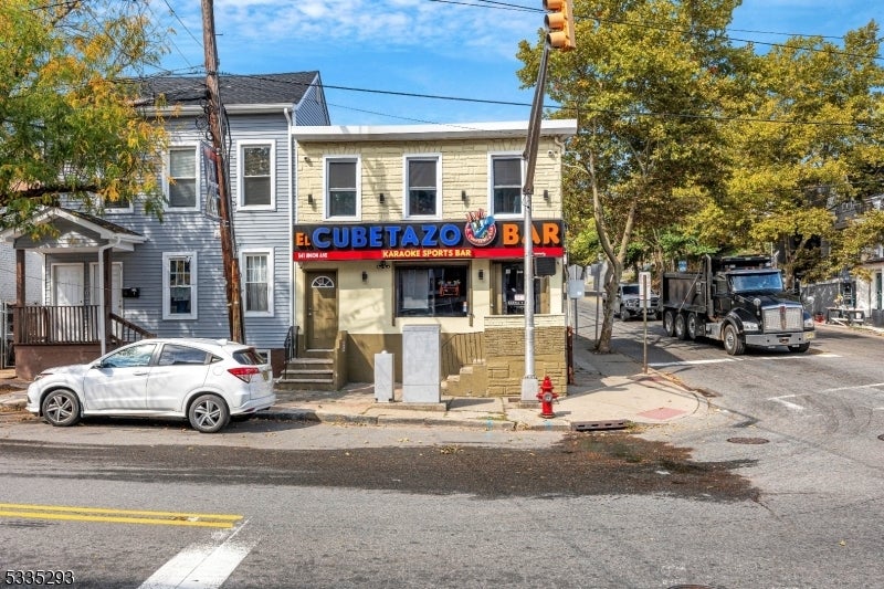 Photo of Listing #3993249