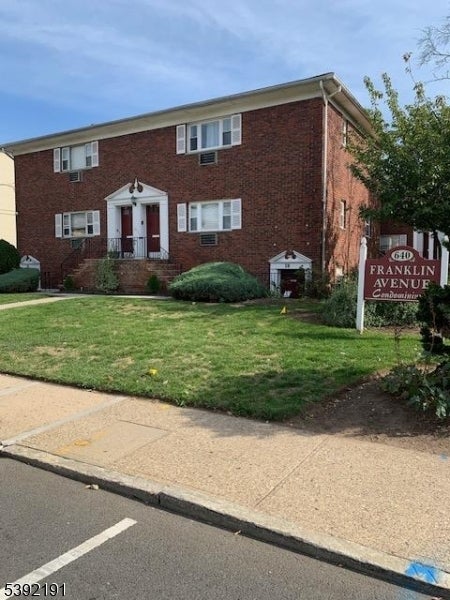 Photo of Listing #3993365