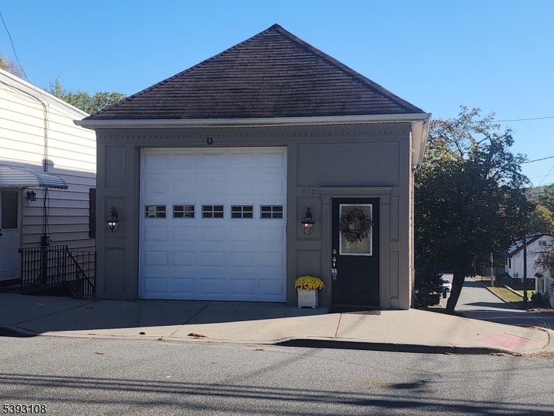 Photo of Listing #3994127