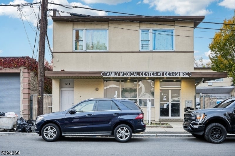 Photo of Listing #3995233