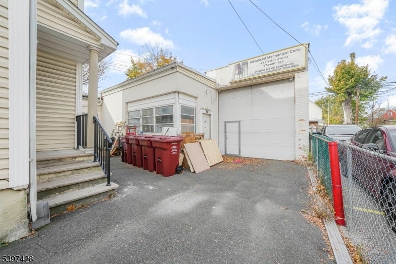 Photo of Listing #3997999