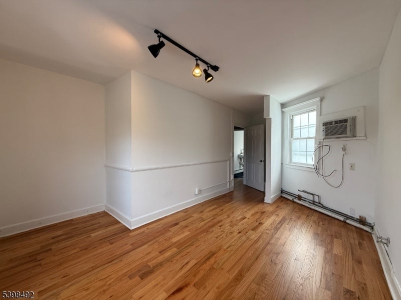 Photo of Listing #3998959