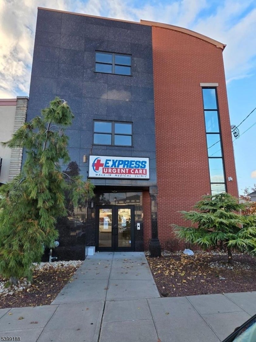 Photo of Listing #3999590