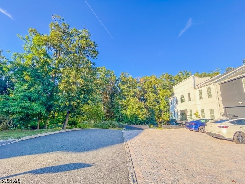Photo of Listing #3986569