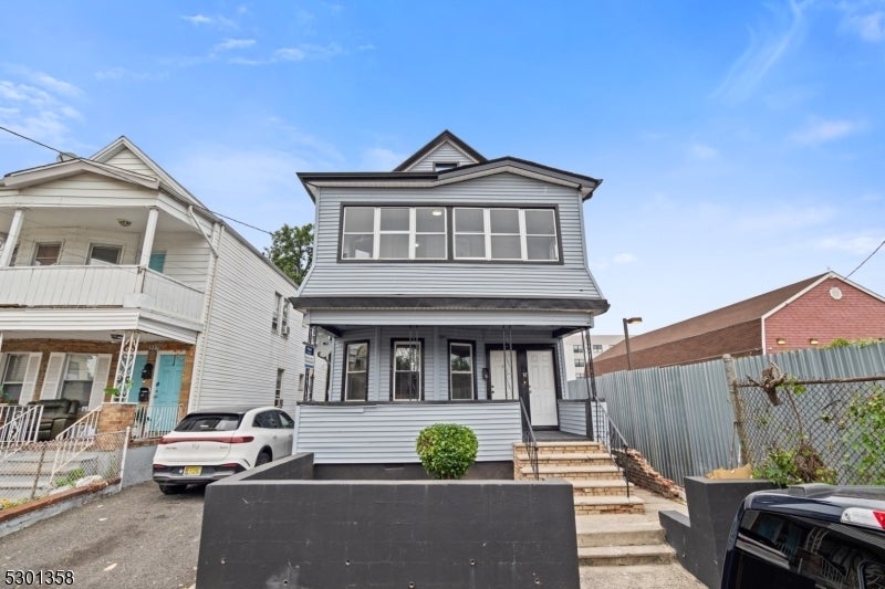 Photo of Listing #3914097