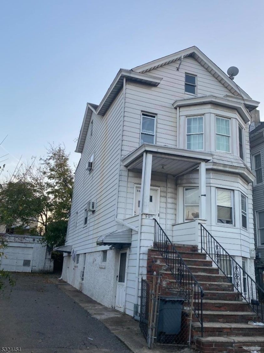 Photo of Listing #3934715