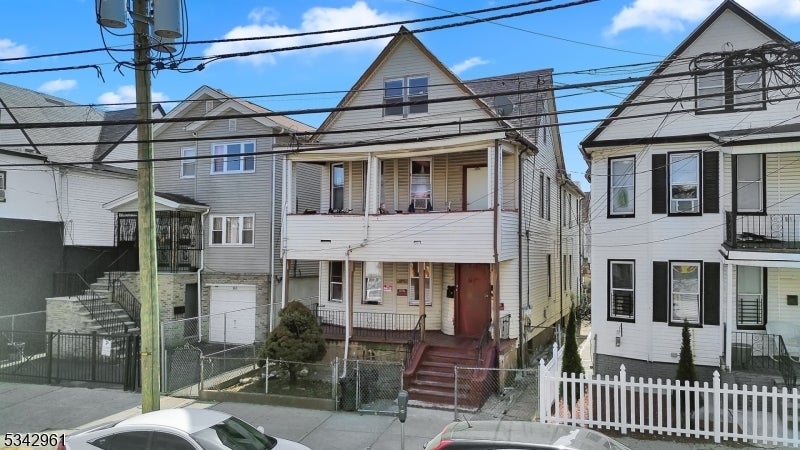 Photo of Listing #3949944