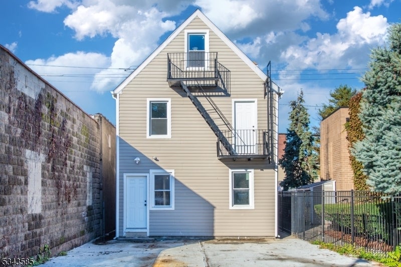 Photo of Listing #3950434
