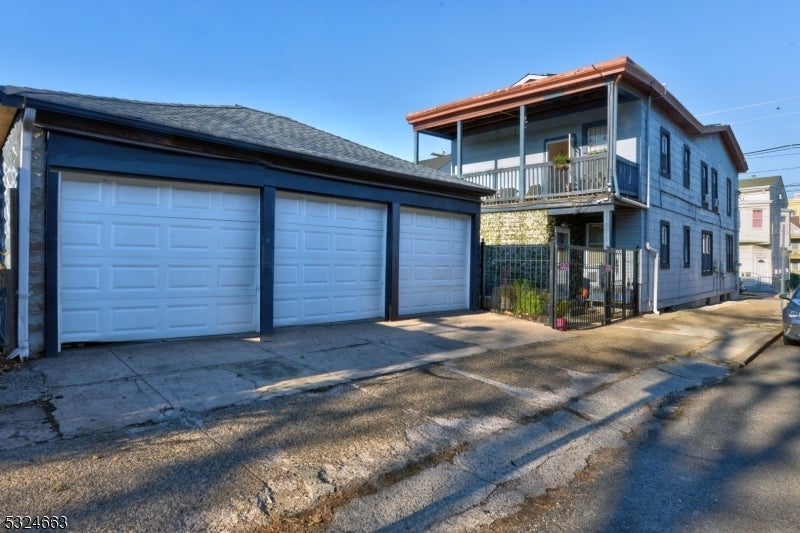 Photo of Listing #3952288