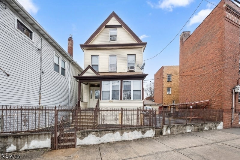 Photo of Listing #3954923