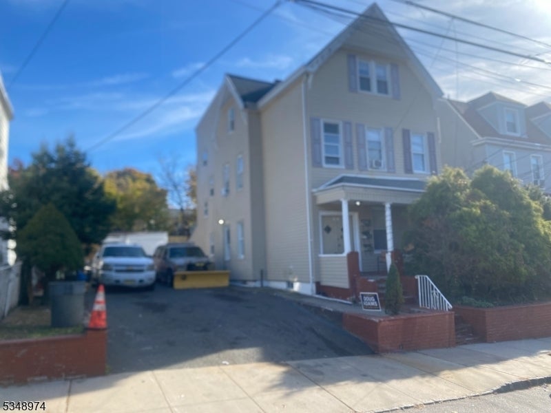 Photo of Listing #3955365