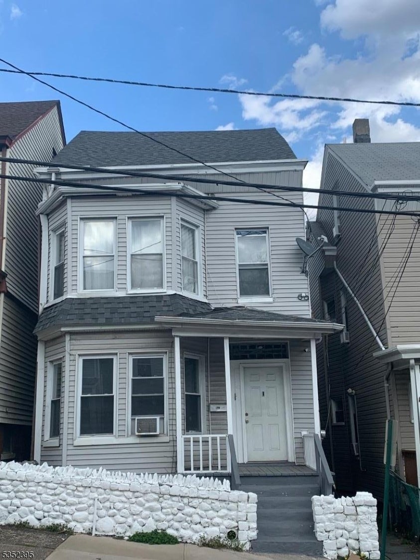 Photo of Listing #3958192