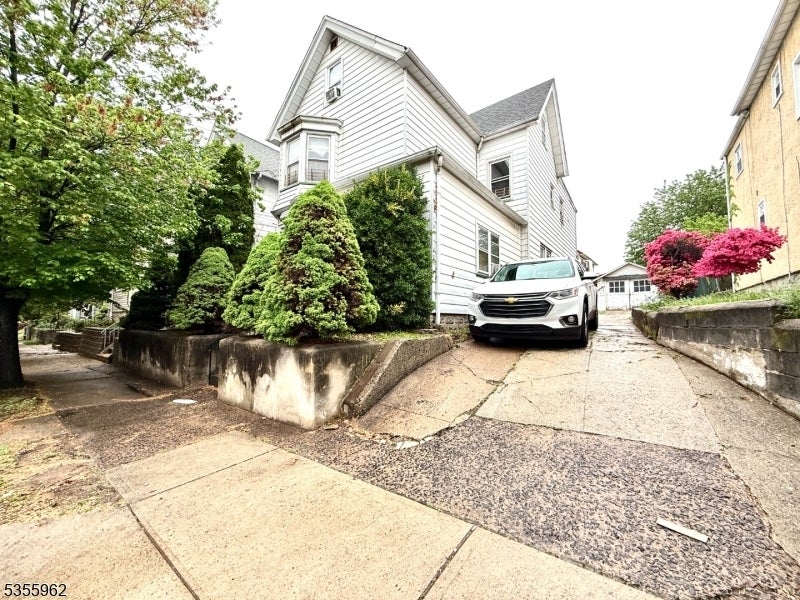 Photo of Listing #3961198