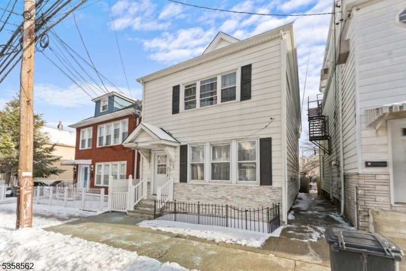 Photo of Listing #3963772