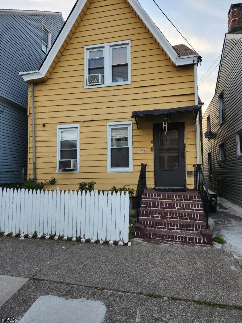 Photo of Listing #3966855