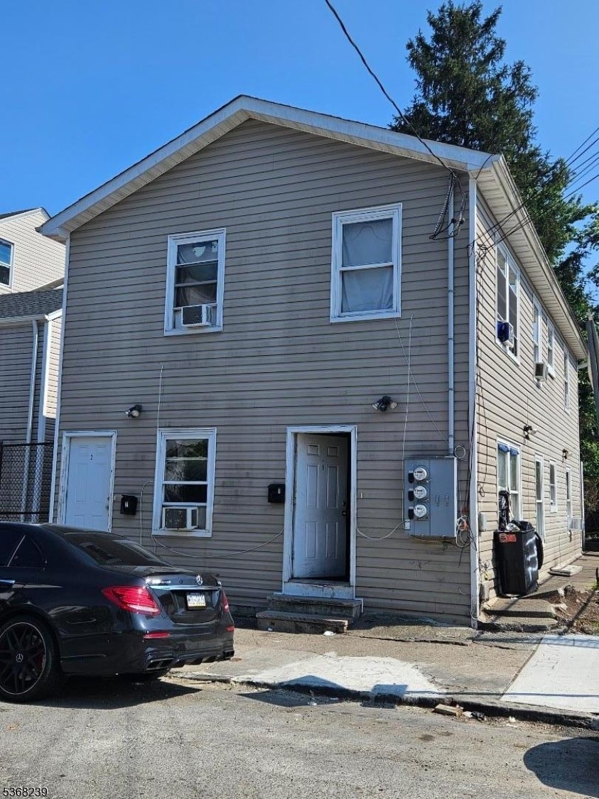 Photo of Listing #3972330
