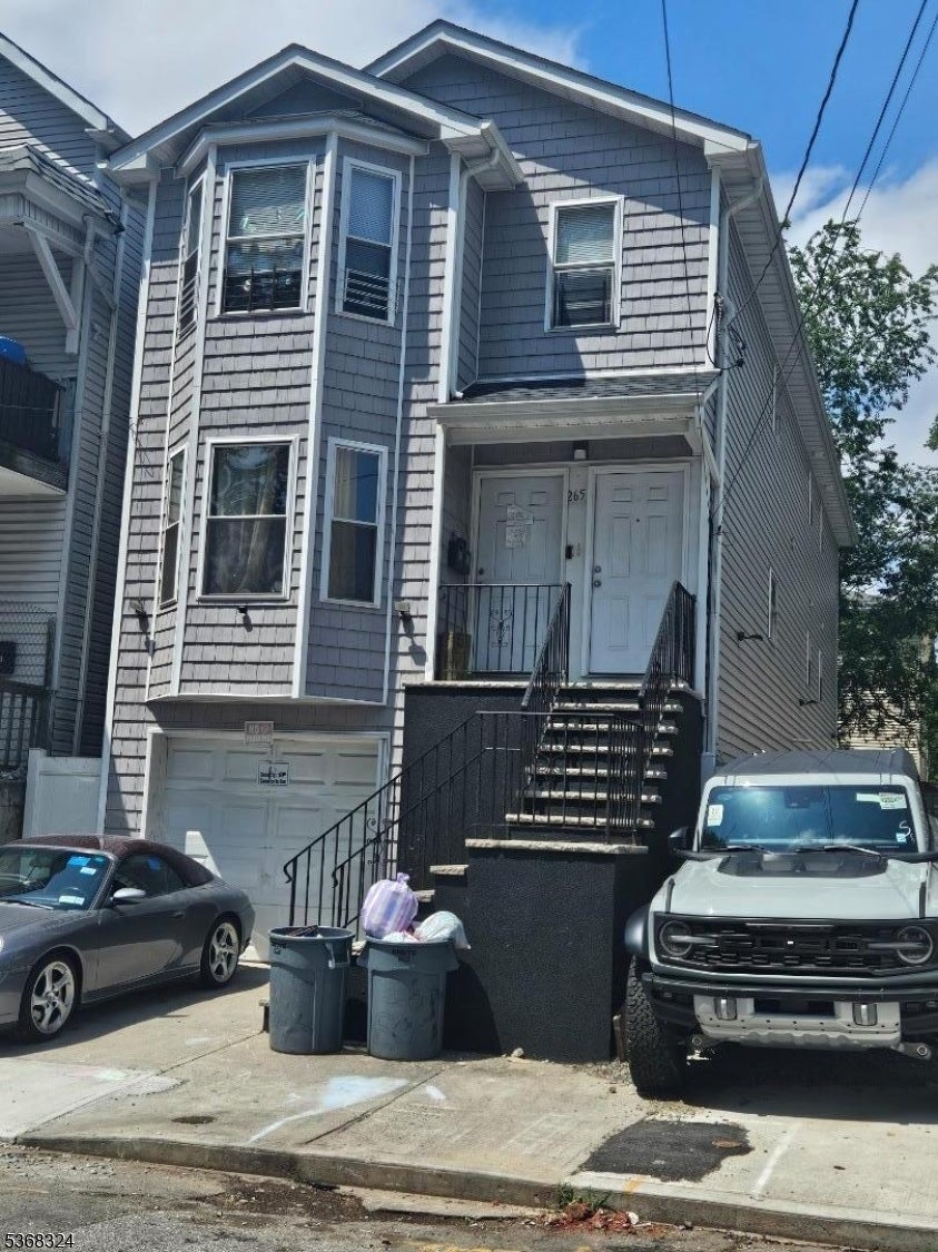 Photo of Listing #3972396