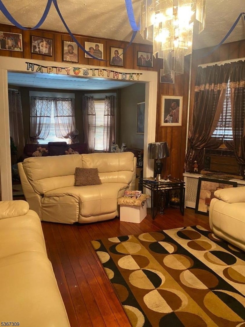 Photo of Listing #3973281