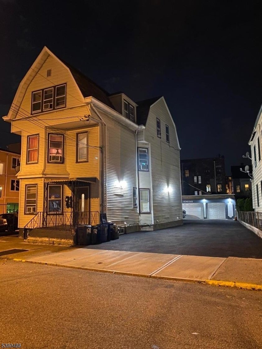 Photo of Listing #3973351