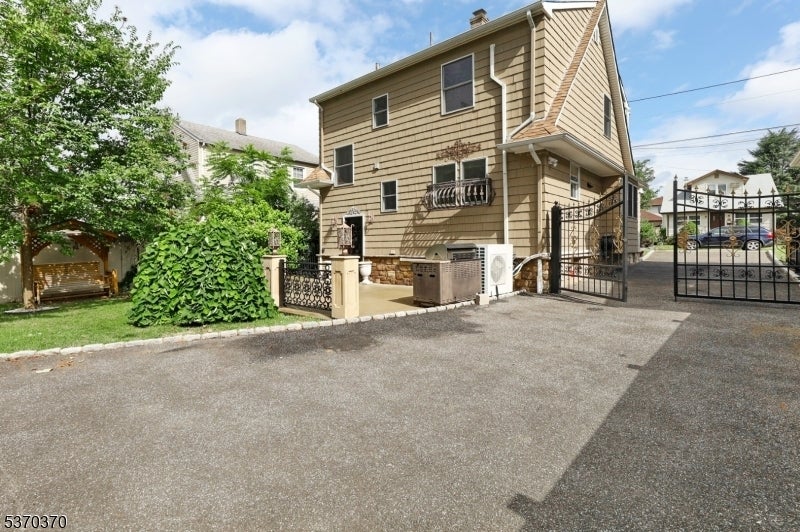 Photo of Listing #3974081