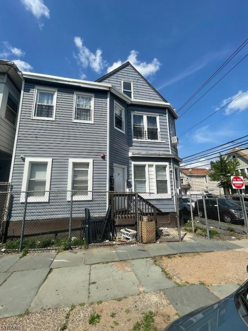 Photo of Listing #3974218