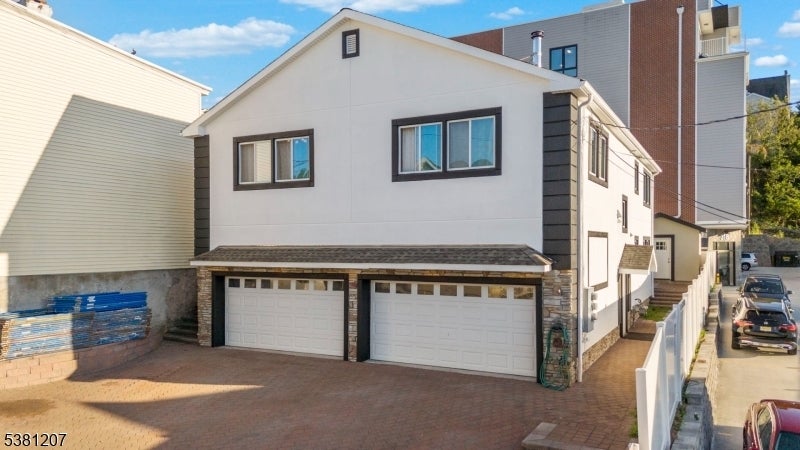 Photo of Listing #3983537