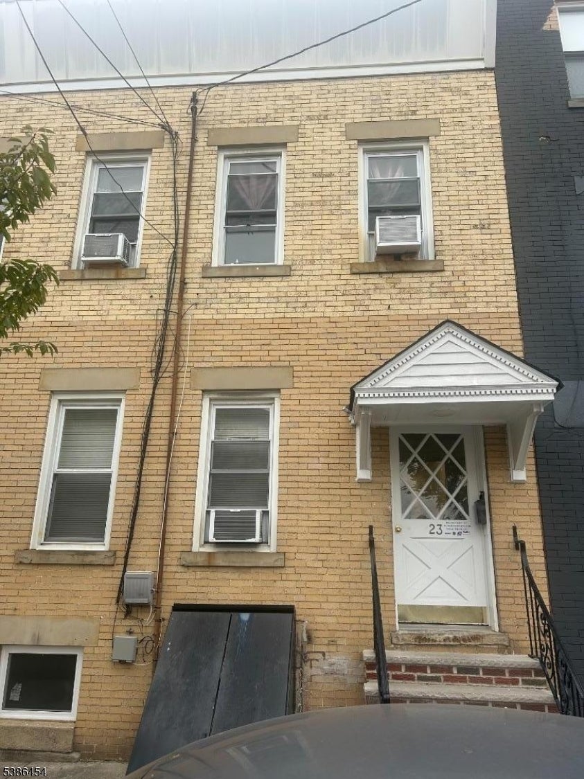 Photo of Listing #3988312