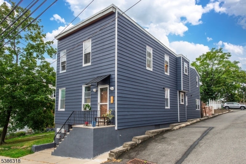 Photo of Listing #3988915