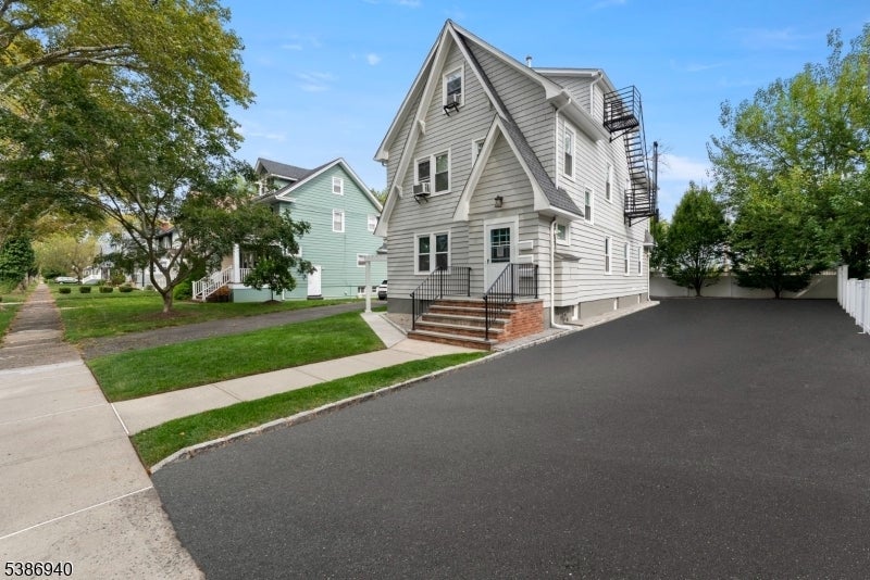 Photo of Listing #3990344