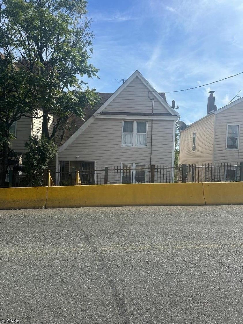 Photo of Listing #3990976