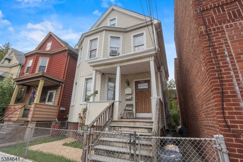 Photo of Listing #3991450