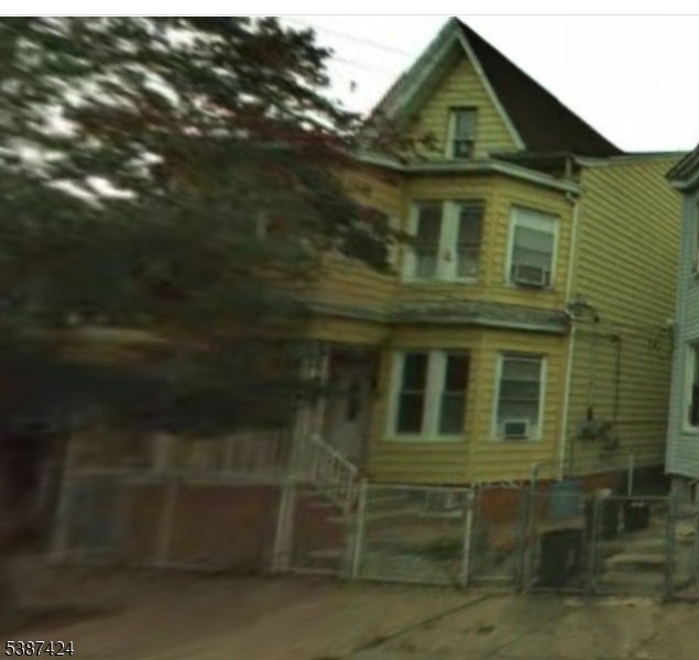 Photo of Listing #3992558