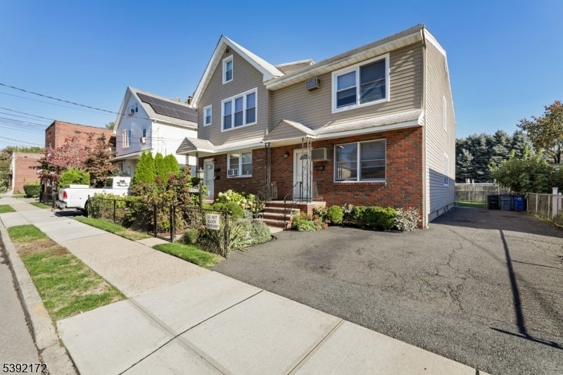 Photo of Listing #3993342