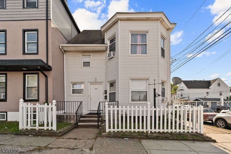 Photo of Listing #3993518