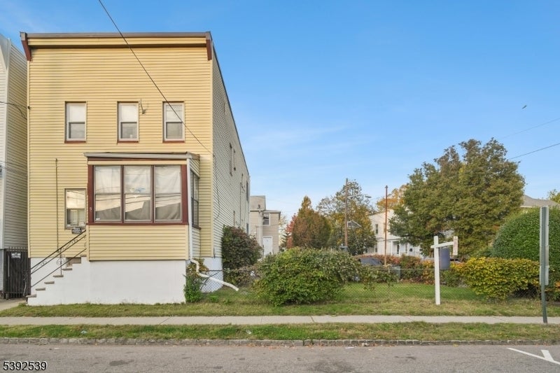 Photo of Listing #3993616