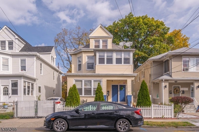 Photo of Listing #3996056