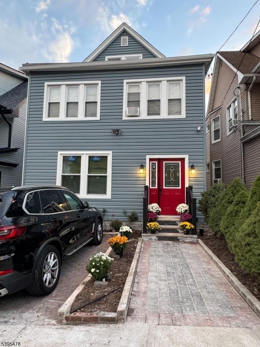 Photo of Listing #3996210