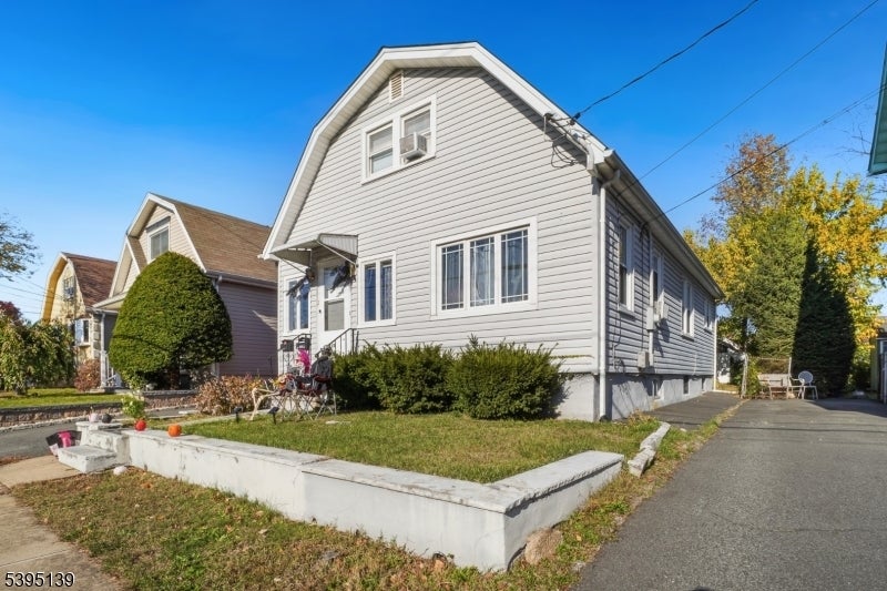 Photo of Listing #3996345