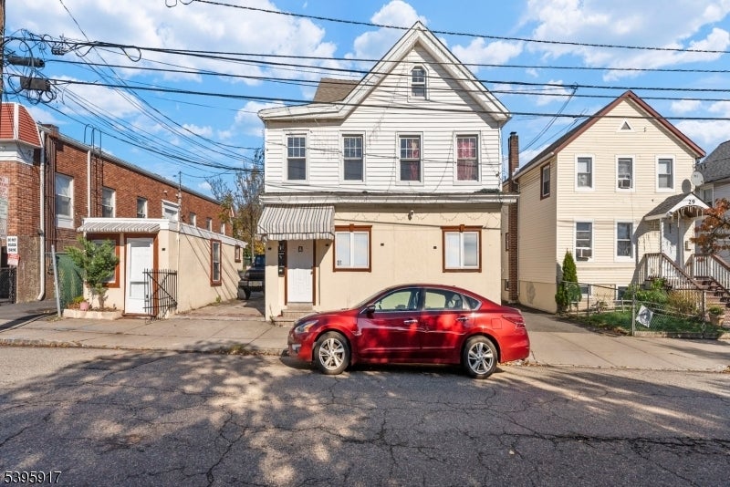 Photo of Listing #3996642