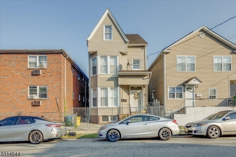 Photo of Listing #3999811