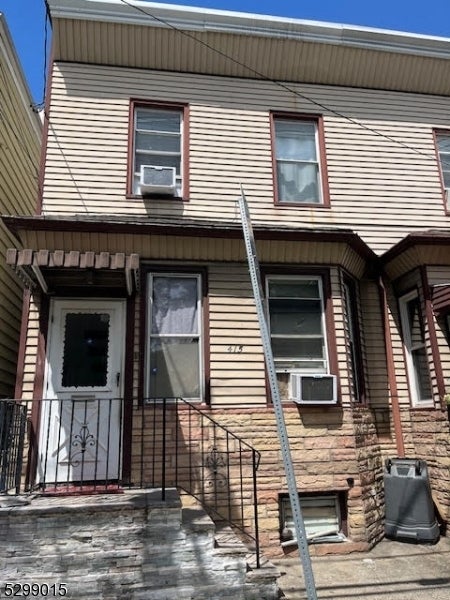 Photo of Listing #3911779