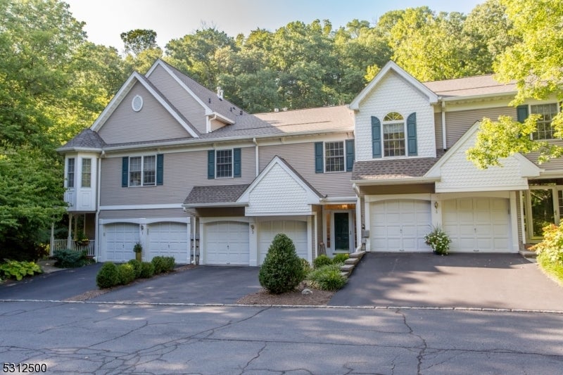 Photo of Listing #3923938