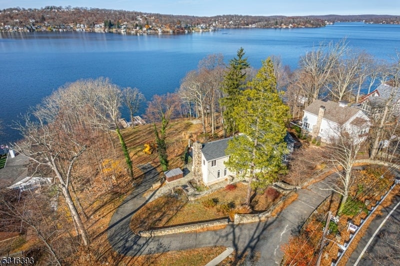 Photo of Listing #3927600