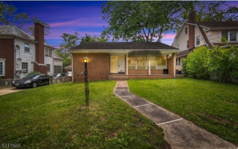 Photo of Listing #3928614