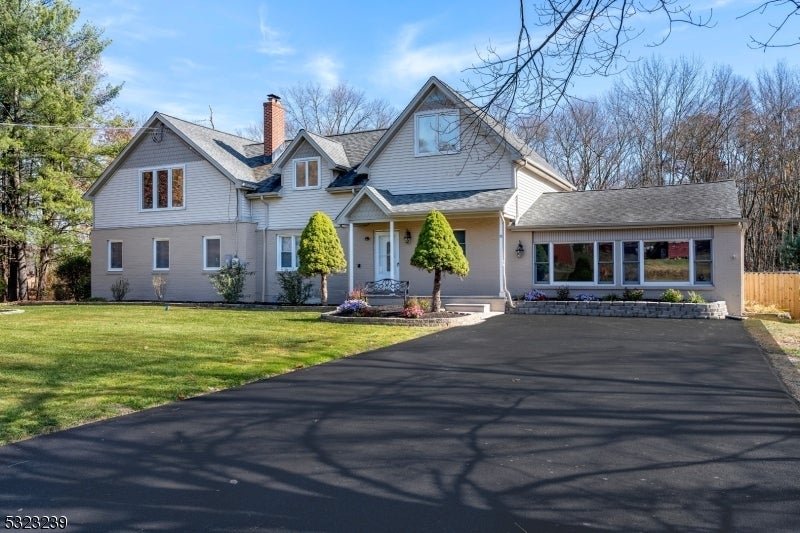 Photo of Listing #3933369
