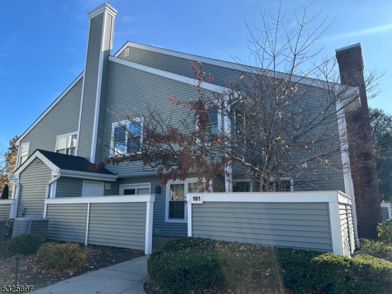 Photo of Listing #3935599