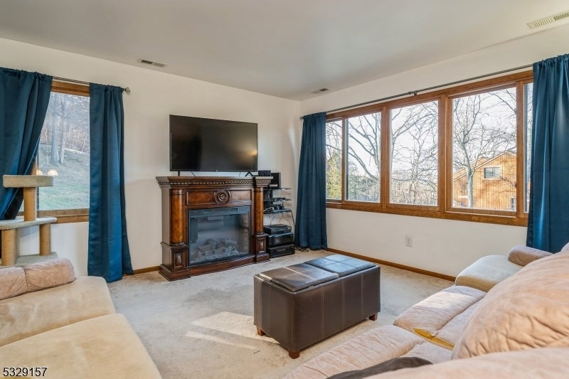 Photo of Listing #3938423