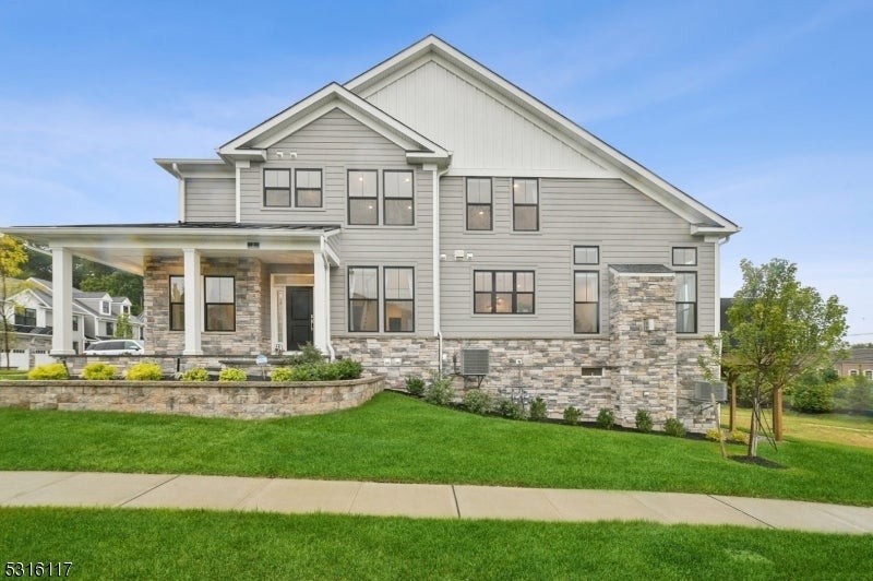 Photo of Listing #3942699