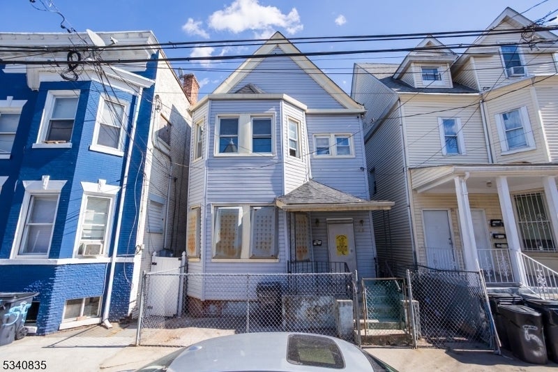 Photo of Listing #3948185